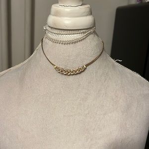🆑FINAL PRICE‼️ Choker style necklace with faux gold and faux diamonds